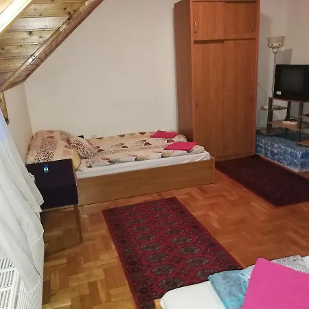 Frühstückspension Peregrino Panzio 3*